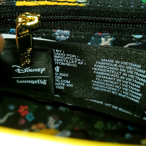 🆕️LOUNGEFLY 👑 DISNEY SNOW WHITE COSPLAY BOW HANDBAG PURSE - Picture 10 of 15